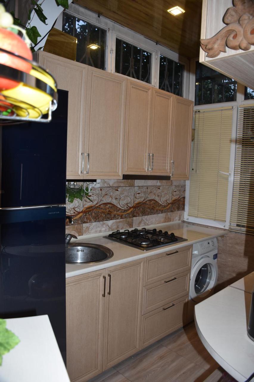 3 Room Flat In Tiflis Exterior foto